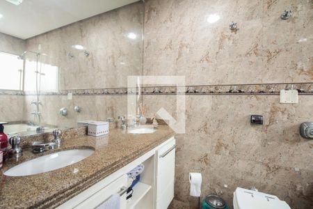 Casa à venda com 139m², 3 quartos e 3 vagas Casa à venda com 139m², 3 quartos e 3 vagasBanheiro Varanda Suíte 1