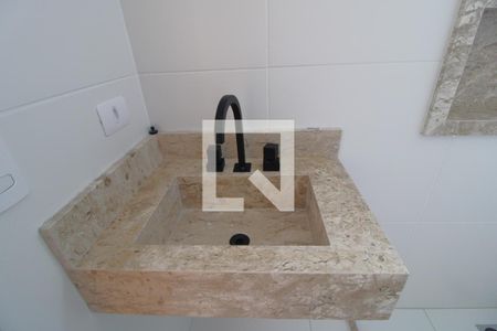 Casa à venda com 100m², 3 quartos e 2 vagasPia banheiro da suíte