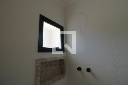 Casa à venda com 100m², 3 quartos e 2 vagasÁrea do chuveiro banheiro da suíte