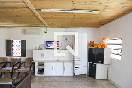 Sala de casa à venda com 2 quartos, 486m² em Vila Nova, Porto Alegre