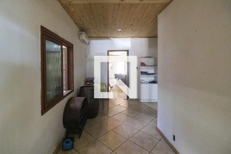 Sala de casa à venda com 2 quartos, 486m² em Vila Nova, Porto Alegre