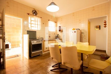 Casa à venda com 140m², 3 quartos e 5 vagasCozinha 2