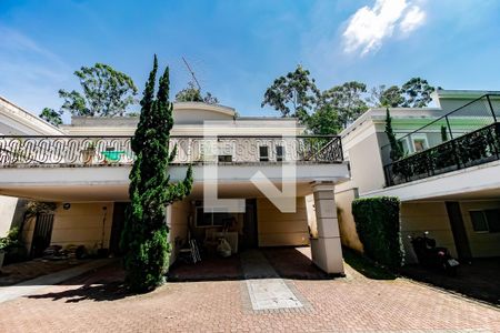 Casa de condomínio para alugar com 180m², 4 quartos e 5 vagasFachada casa