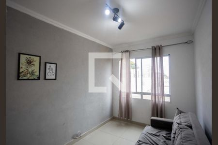 Sala de apartamento para alugar com 2 quartos, 43m² em Canhema, Diadema
