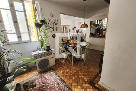 Apartamento à venda com 130m², 3 quartos e sem vagaSala