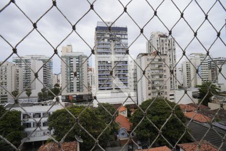 Vista da Sala  de apartamento à venda com 2 quartos, 105m² em Icaraí, Niterói