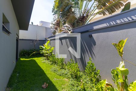 Casa de condomínio à venda com 282m², 3 quartos e 4 vagasQuintal