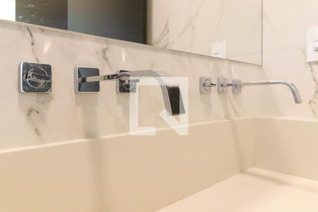 Banheiro da suíte 1 de casa de condomínio à venda com 3 quartos, 282m² em Swiss Park, Campinas