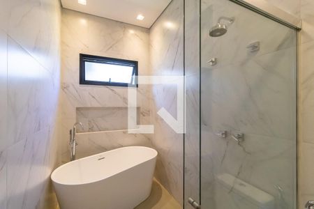 Banheiro da suíte 1 de casa de condomínio à venda com 3 quartos, 282m² em Swiss Park, Campinas