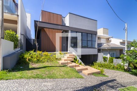 Casa de condomínio à venda com 282m², 3 quartos e 4 vagasFachada
