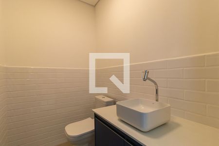 Casa de condomínio à venda com 383m², 4 quartos e 4 vagasBanheiro externo