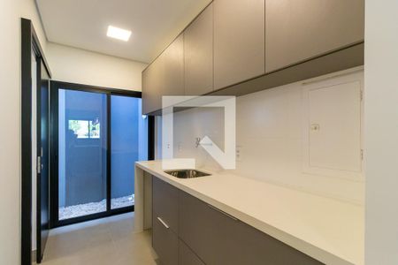 Casa de condomínio à venda com 383m², 4 quartos e 4 vagasÁrea de serviço