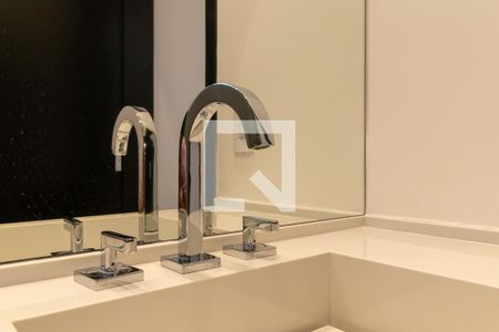 Casa de condomínio à venda com 383m², 4 quartos e 4 vagasBanheiro da suíte 3