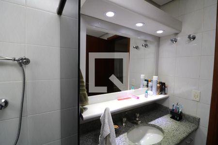 Apartamento à venda com 216m², 3 quartos e 2 vagasBanheiro da Suíte