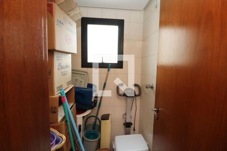 Apartamento à venda com 216m², 3 quartos e 2 vagasBanheiro de serviço