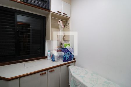 Apartamento à venda com 216m², 3 quartos e 2 vagasQuarto de Serviço