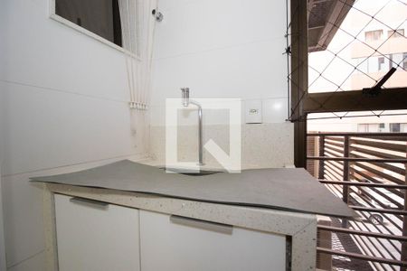 Apartamento para alugar com 110m², 3 quartos e 1 vagaÁrea de Serviço