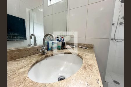 Casa à venda com 120m², 3 quartos e 1 vaga Casa à venda com 120m², 3 quartos e 1 vagaBanheiro