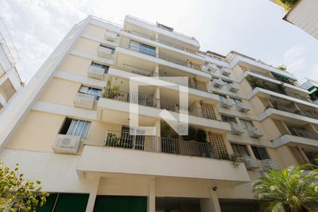 Apartamento para alugar com 66m², 2 quartos e 1 vagaFachada