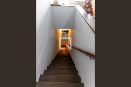 Escada de casa para alugar com 3 quartos, 100m² em Novo Osasco, Osasco