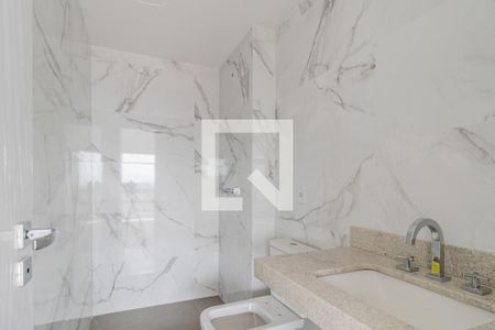 Banheiro de kitnet/studio à venda com 1 quarto, 29m² em Petrópolis, Porto Alegre