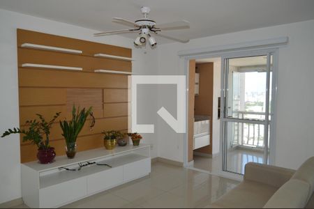 Sala  ( Sofá e mesa não estão mais disponíveis no imóvel ) de apartamento para alugar com 4 quartos, 128m² em Vila Mariana, São Paulo