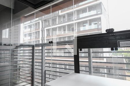 Studio para alugar com 34m², 1 quarto e sem vaga Studio para alugar com 34m², 1 quarto e sem vagaVaranda