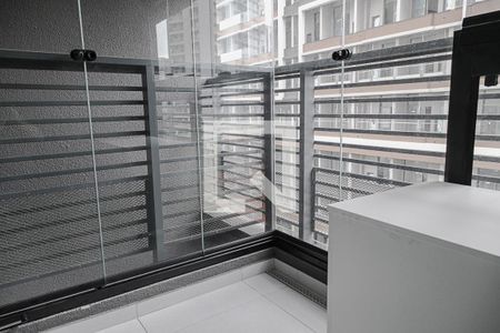 Studio para alugar com 34m², 1 quarto e sem vaga Studio para alugar com 34m², 1 quarto e sem vagaVaranda