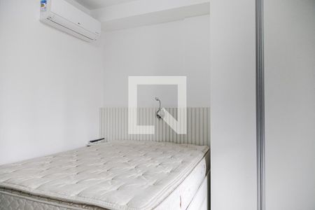 Quarto / Sala de kitnet/studio para alugar com 1 quarto, 34m² em Jardim das Acacias, São Paulo