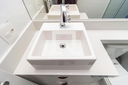 Apartamento à venda com 81m², 2 quartos e 2 vagas Apartamento à venda com 81m², 2 quartos e 2 vagasDetalhe - Suíte 1