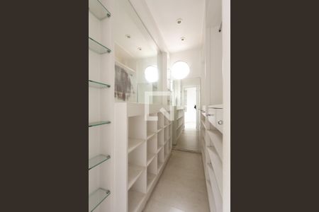 Apartamento para alugar com 75m², 2 quartos e 2 vagasQuarto closet