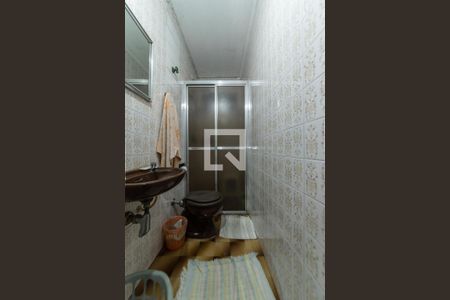 Casa à venda com 450m², 2 quartos e 4 vagasBanheiro da Suíte