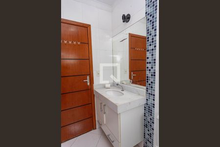 Casa para alugar com 220m², 2 quartos e 3 vagas Casa para alugar com 220m², 2 quartos e 3 vagasBanheiro da suíte