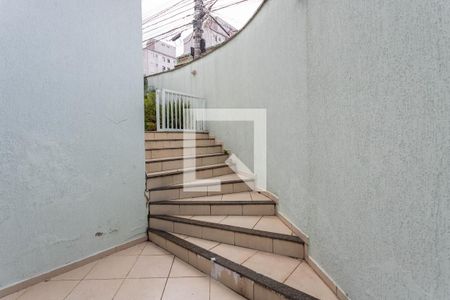 Casa para alugar com 220m², 2 quartos e 3 vagas Casa para alugar com 220m², 2 quartos e 3 vagasEntrada pelo corredor