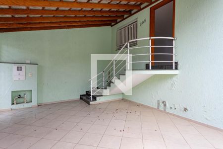Casa para alugar com 220m², 2 quartos e 3 vagas Casa para alugar com 220m², 2 quartos e 3 vagasGaragem