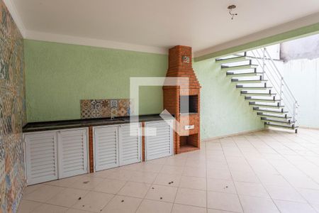 Casa para alugar com 220m², 2 quartos e 3 vagas Casa para alugar com 220m², 2 quartos e 3 vagasÁrea de lazer - churrasqueira