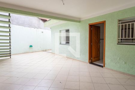 Casa para alugar com 220m², 2 quartos e 3 vagas Casa para alugar com 220m², 2 quartos e 3 vagasÁrea de lazer - churrasqueira