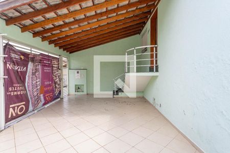 Casa para alugar com 220m², 2 quartos e 3 vagas Casa para alugar com 220m², 2 quartos e 3 vagasGaragem