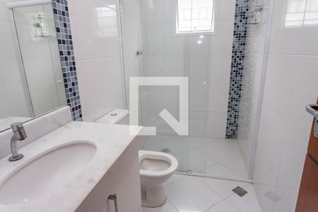 Casa para alugar com 220m², 2 quartos e 3 vagas Casa para alugar com 220m², 2 quartos e 3 vagasBanheiro da suíte