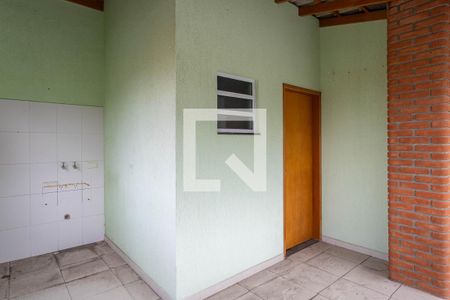 Casa para alugar com 220m², 2 quartos e 3 vagas Casa para alugar com 220m², 2 quartos e 3 vagasÁrea de serviço