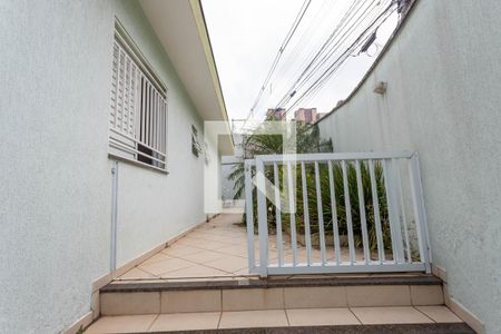 Casa para alugar com 220m², 2 quartos e 3 vagas Casa para alugar com 220m², 2 quartos e 3 vagasCorredor externo