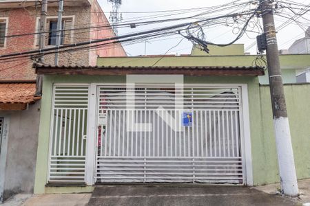 Casa para alugar com 220m², 2 quartos e 3 vagas Casa para alugar com 220m², 2 quartos e 3 vagasFachada