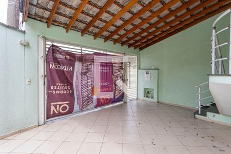 Casa para alugar com 220m², 2 quartos e 3 vagas Casa para alugar com 220m², 2 quartos e 3 vagasGaragem