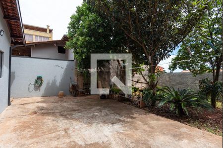 Casa à venda com 111m², 2 quartos e 3 vagasQuintal