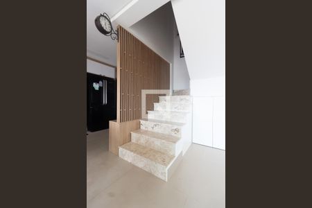 Apartamento à venda com 165m², 4 quartos e 4 vagas Apartamento à venda com 165m², 4 quartos e 4 vagasEscada