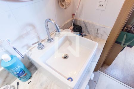 Apartamento à venda com 165m², 4 quartos e 4 vagas Apartamento à venda com 165m², 4 quartos e 4 vagasSuíte