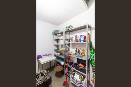 Casa à venda com 250m², 2 quartos e 2 vagasDespensa