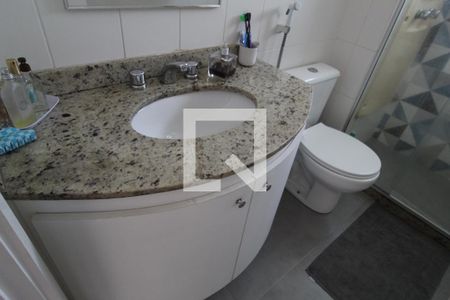 Apartamento à venda com 77m², 2 quartos e 1 vagaBanheiro da suíte 2