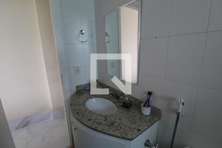 Apartamento à venda com 77m², 2 quartos e 1 vagaBanheiro da suíte 2