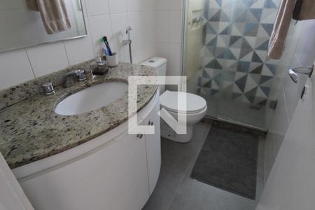 Apartamento à venda com 77m², 2 quartos e 1 vagaBanheiro da suíte 2